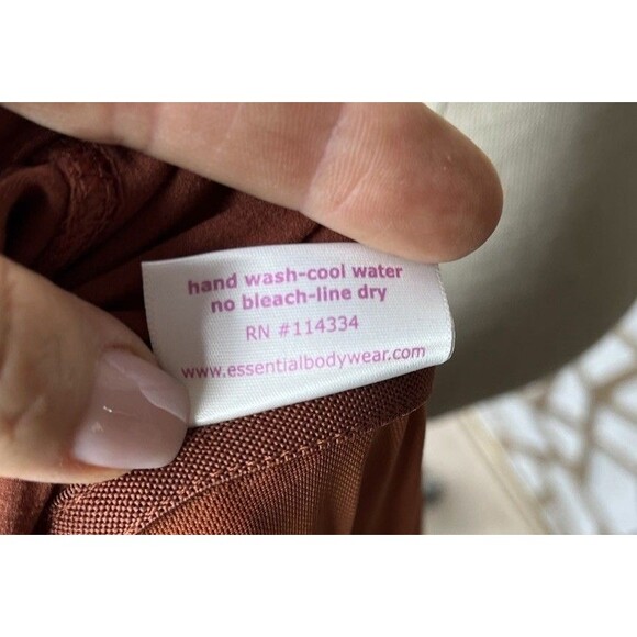 New Essential Bodywear EBW FIT Defined Hooded Yoga Jacket Women S Small Maroon - Picture 10 of 10